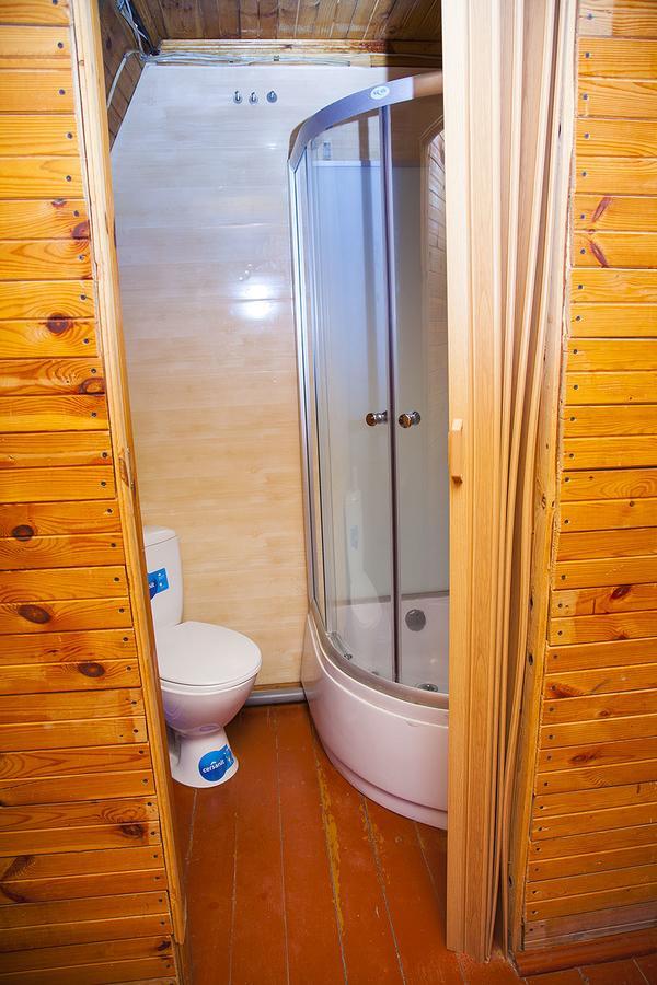 Номера В Деревянных Домиках Hotel Fontanka Ngoại thất bức ảnh