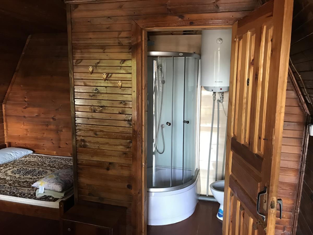 Номера В Деревянных Домиках Hotel Fontanka Ngoại thất bức ảnh