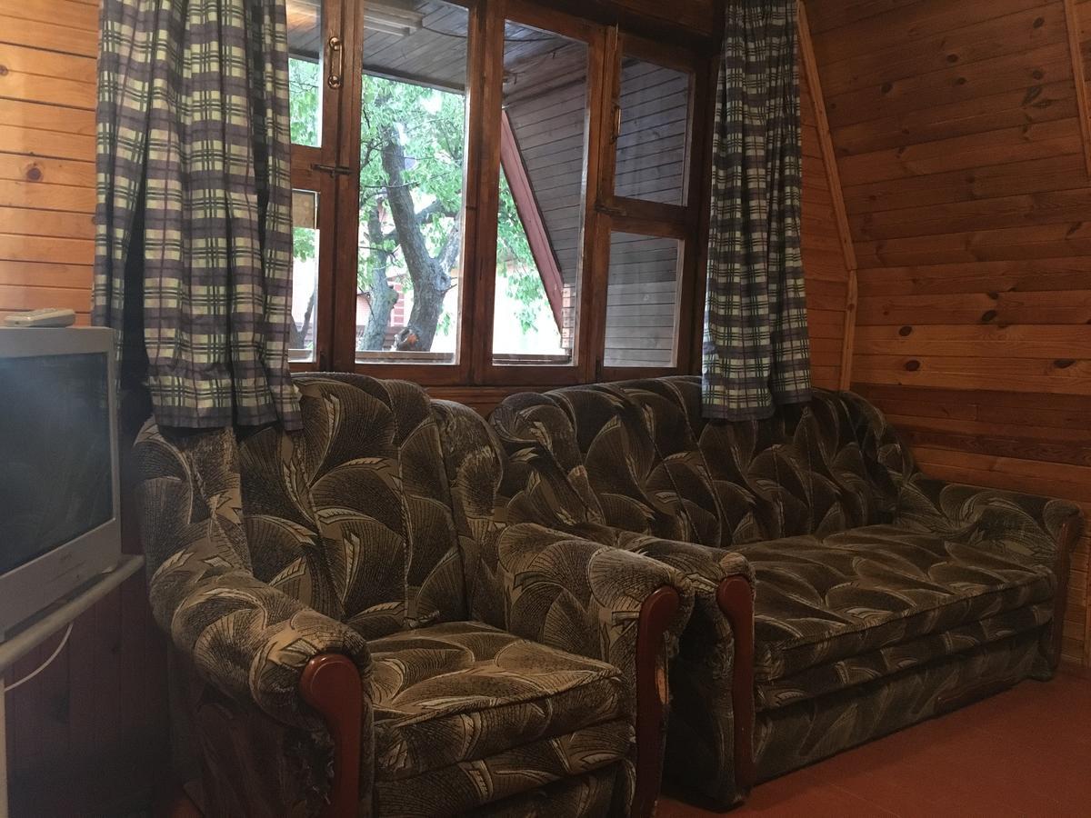 Номера В Деревянных Домиках Hotel Fontanka Ngoại thất bức ảnh